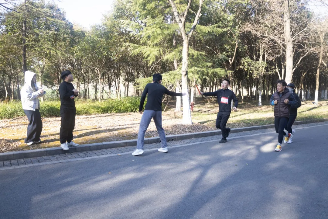 回望2024 启航2025 | 尊龙网址登录官网股份2025年度战略年会顺利召开