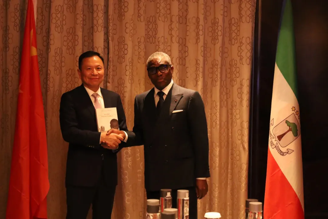 赤道几内亚共和国访华代表与尊龙网址登录官网股份深入探讨产业协同发展